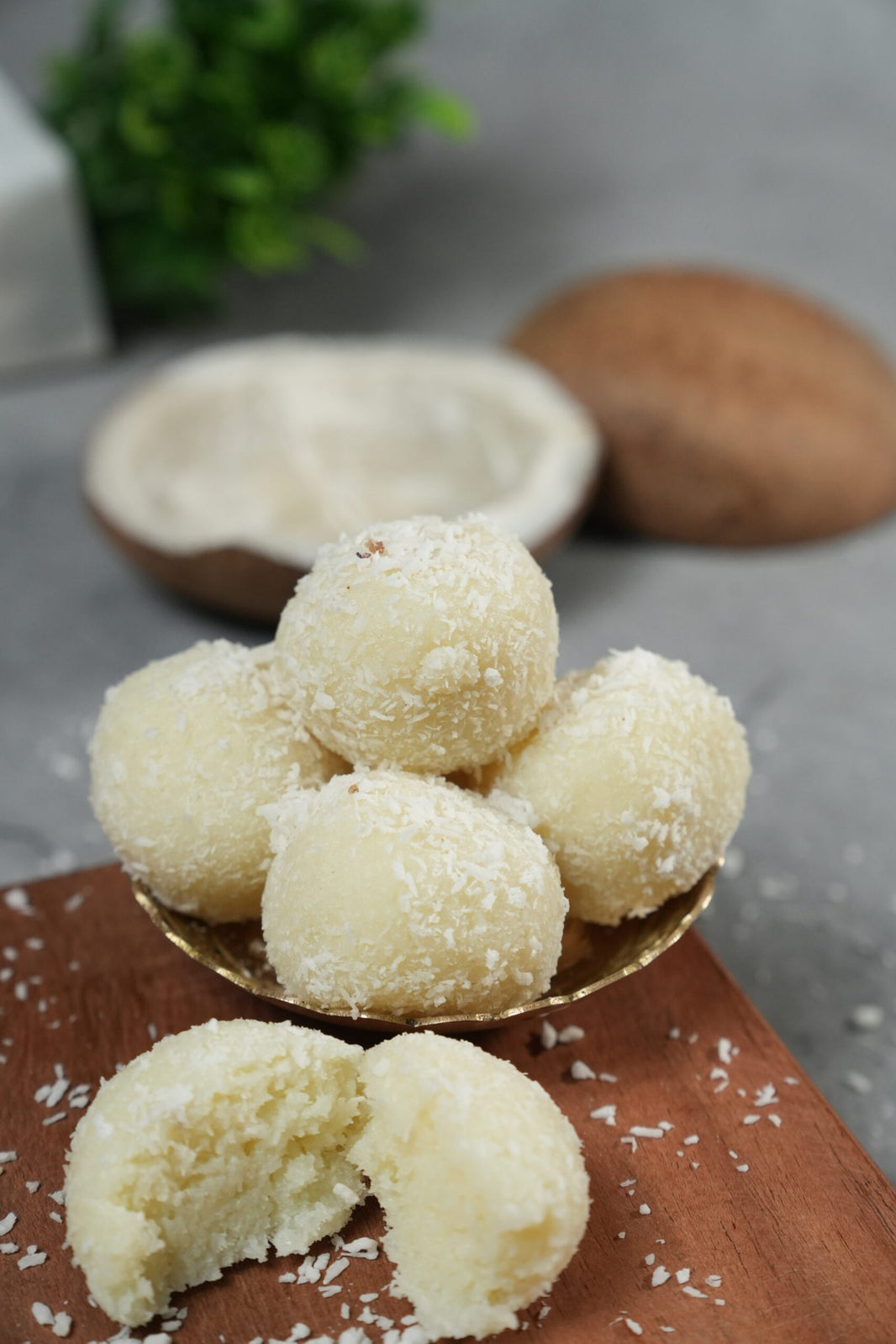 TEMPTING BITES COCONUT LADDU