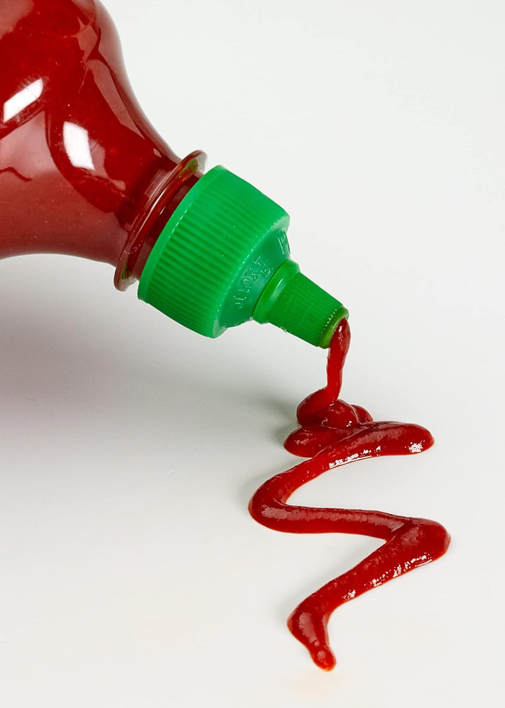 SRIRACHA HOT CHILLI SAUCE 455ML - SuperMarcheStore