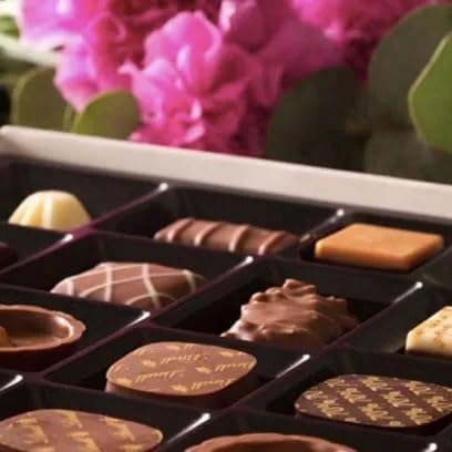 LINDT SWISS LUXURY SELECTION