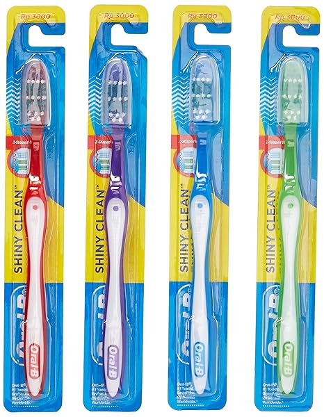 ORAL B SHINY CLEAN TOOTH BRUSH WITH CLOVE 1N