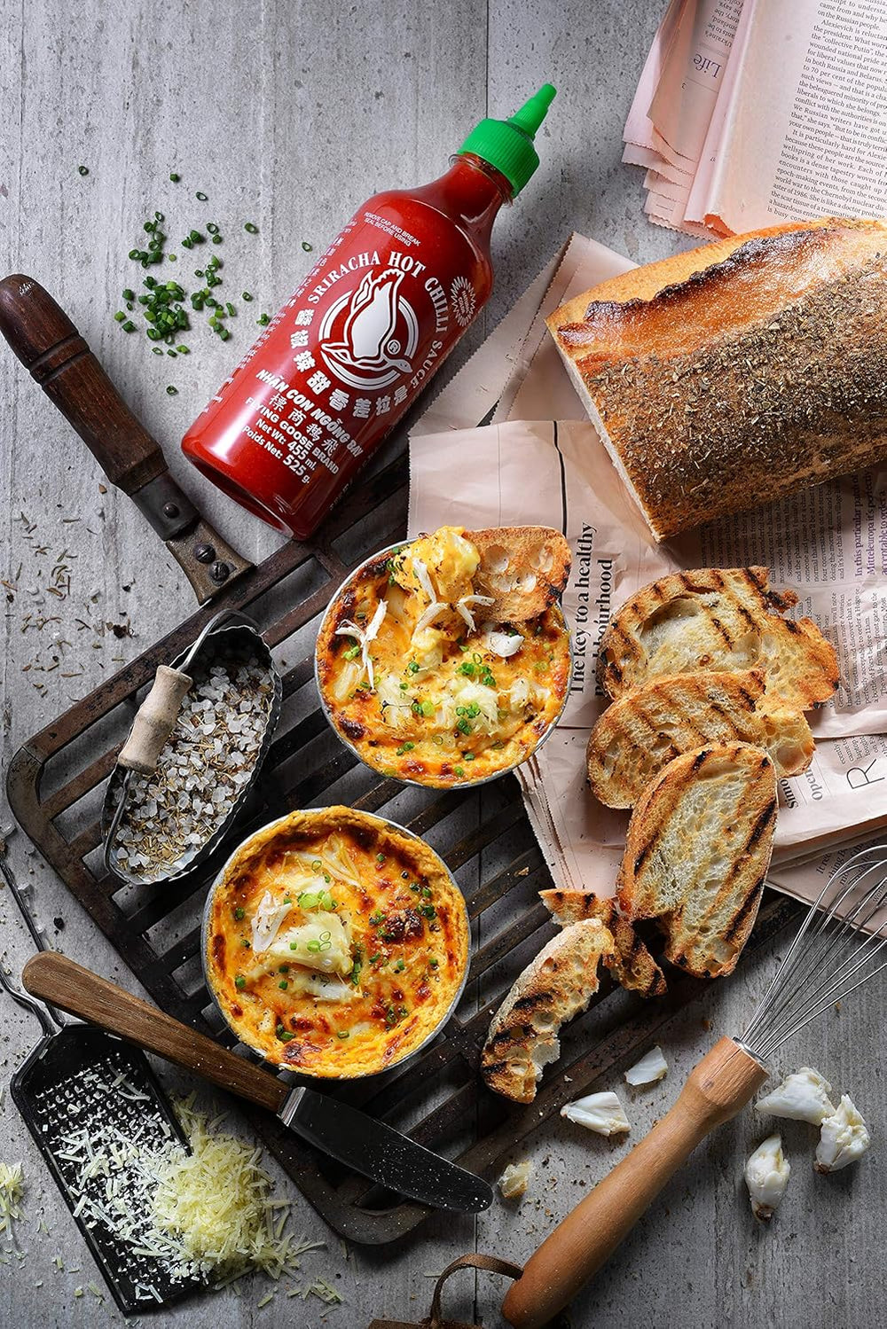 SRIRACHA HOT CHILLI SAUCE 455ML - SuperMarcheStore